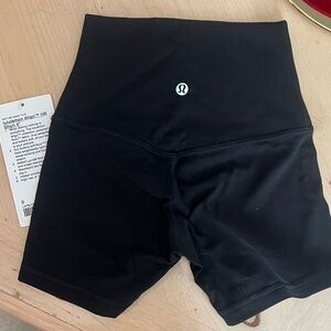 lululemon athletica Women's Black Bike Shorts Sz 0